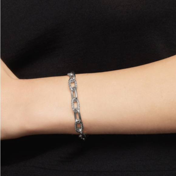 Sterling silver twist oval link Bracelet. - Picture 4 of 8